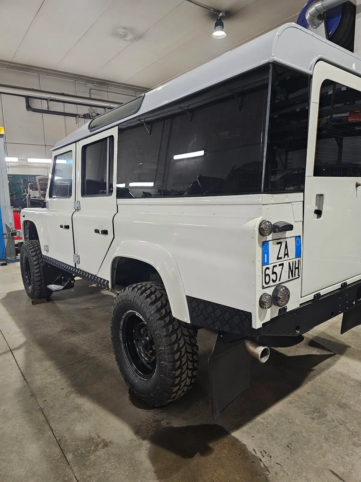 Defender restaurato nell’officina Company Work