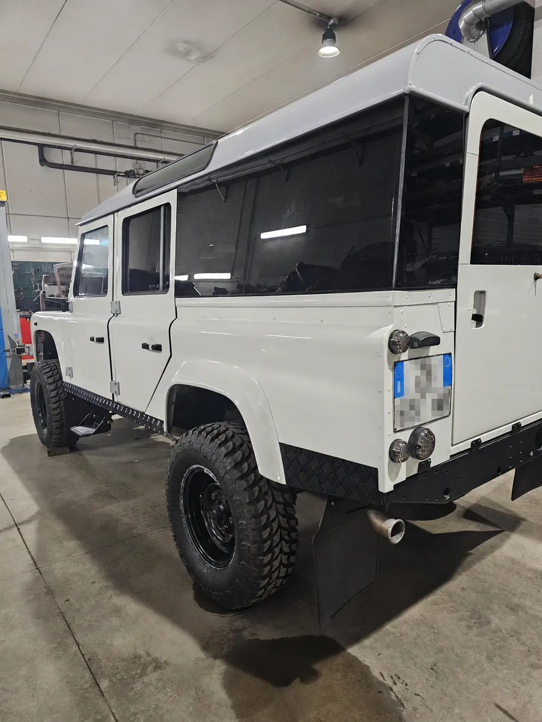 Defender 110 restaurato in officina
